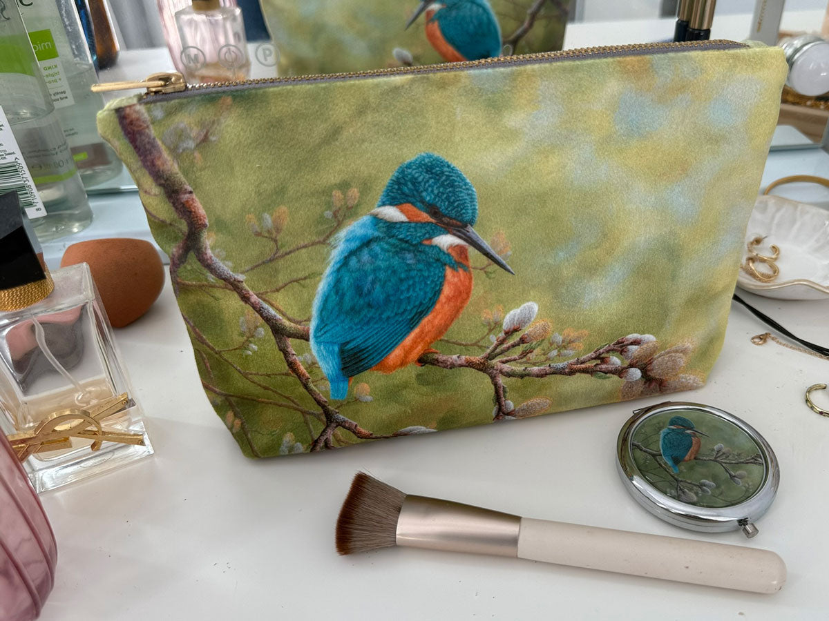 Cosmetic bag