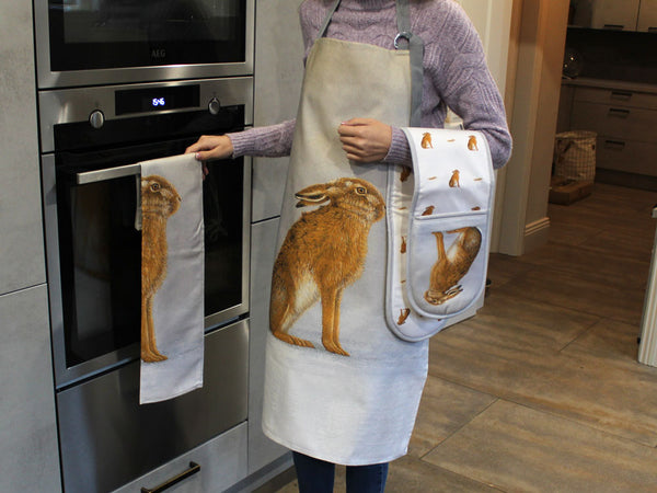 Hare - oven glove, apron & tea towel set Hare - oven glove, apron & tea towel set