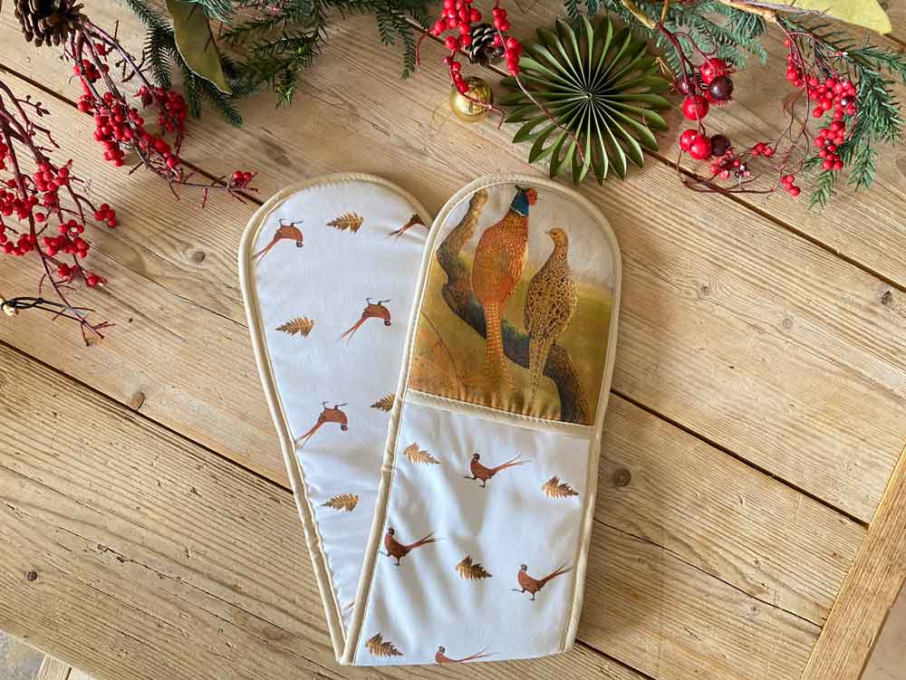 Courting pheasants double oven glove