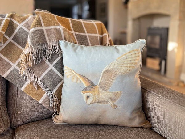 Barn owl cushion cover