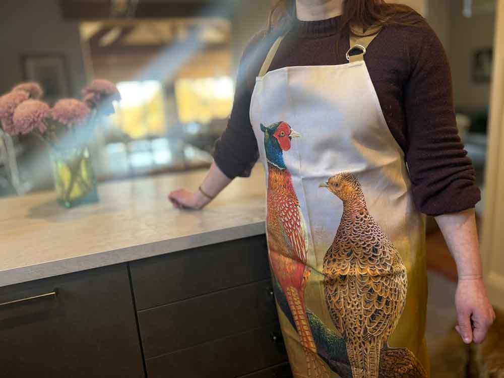 Küchenschürze mit Aufschrift „Courting Pheasants“ – 100 % Baumwolle, Geschenk – Robert E Fuller